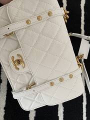 Chanel Aged Calfskin & Gold-tone Metal Handbag White 17x25x8cm  - 6