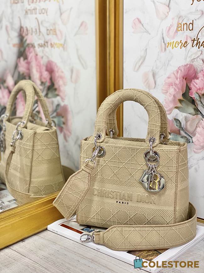 Dior Medium Lady D-Lite Handbag Cane Embroidery M0565 Size 24x20x11cm - 1