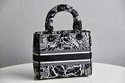 Dior Medium Lady D-Lite Black&White Handbag 44532 Size 24x20x11cm - 3