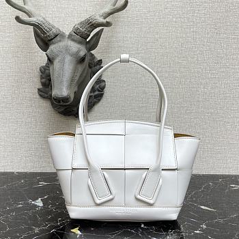 Bottega Veneta Mini Arco Tote Bag In White 60060 Size 29x17.5x17cm