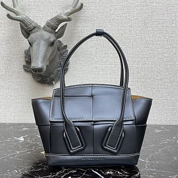 Bottega Veneta Mini Arco Tote Bag In Black 60060 Size 29x17.5x17cm