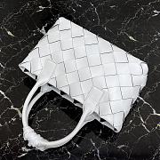 Botega Venetta Body Bag 44091 Size 23x33x12cm - 6