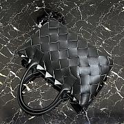 Botega Venetta Body Bag In Black 44091 Size 23x33x12cm - 4