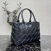 Botega Venetta Body Bag In Black 44091 Size 23x33x12cm - 3