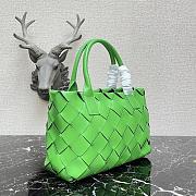 Botega Venetta Body Bag In Green 44091 Size 23x33x12cm - 5
