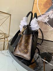 Louis Vuitton On My Side High End Leather M53823 Size 25x20x12cm - 5