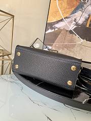 Louis Vuitton On My Side High End Leather M53823 Size 25x20x12cm - 4