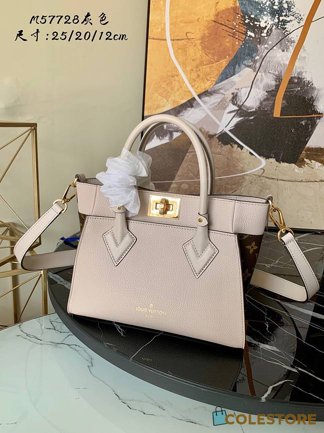 Louis Vuitton On My Side High End Leather On Beige 25cm - 1