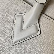 Louis Vuitton On My Side High End Leather On Beige 25cm - 6