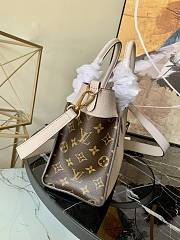 Louis Vuitton On My Side High End Leather On Beige 25cm - 4