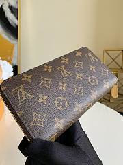 Louis Vuitton Zippy Monogram Wallet M42616 Size 19.5x10.5x2.5 cm - 4