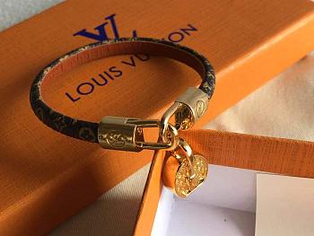 Louis Vuitton Monogram Charm M6451F