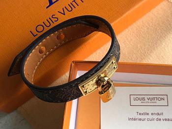 Louis Vuitton Women Bracelet 
