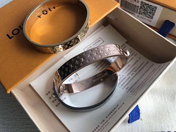 Louis Vuitton Nanogram Cuff M00249  Size S: 5.5cm x 1cm / Size M: 5.7cm x 1 cm