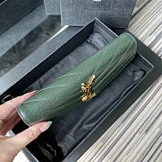 YSL Wallet In Green Caviar Leather 437469 Size 19x11cm - 5