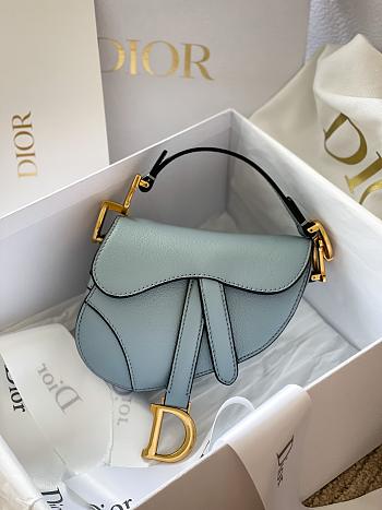 Dior Micro Saddle Bag S5662 Size: 12x7.5x5cm