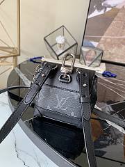 Louis Vuitton Mini Steamer Pouch M00340 Size 9.5x9.5cm - 3