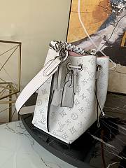 Louis Vuitton Muria Mahina Calfskin Monogram Bag 25cm - 5