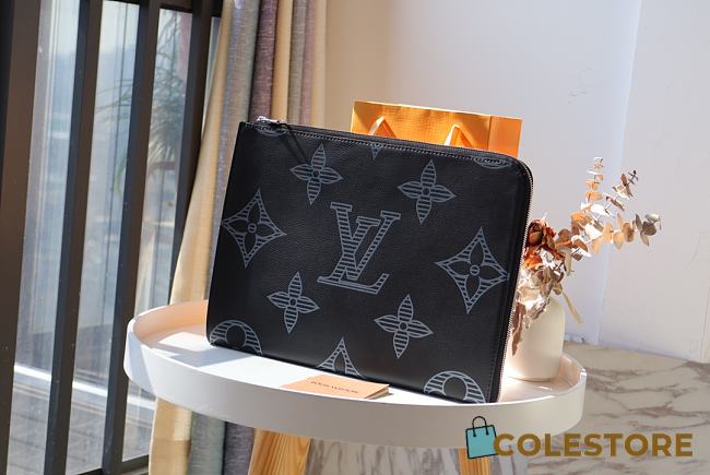 Louis Vuitton Taurillon Shadow M80044 Size 35x25x2 cm - 1