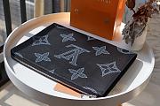 Louis Vuitton Taurillon Shadow M80044 Size 35x25x2 cm - 5