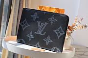 Louis Vuitton Taurillon Shadow M80044 Size 35x25x2 cm - 4