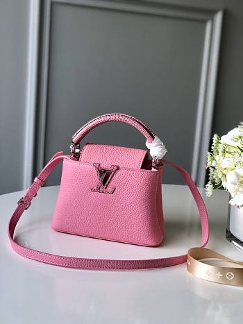 Louis Vuitton Capucine Taurillon Leather M94634 Size 21x14x8cm