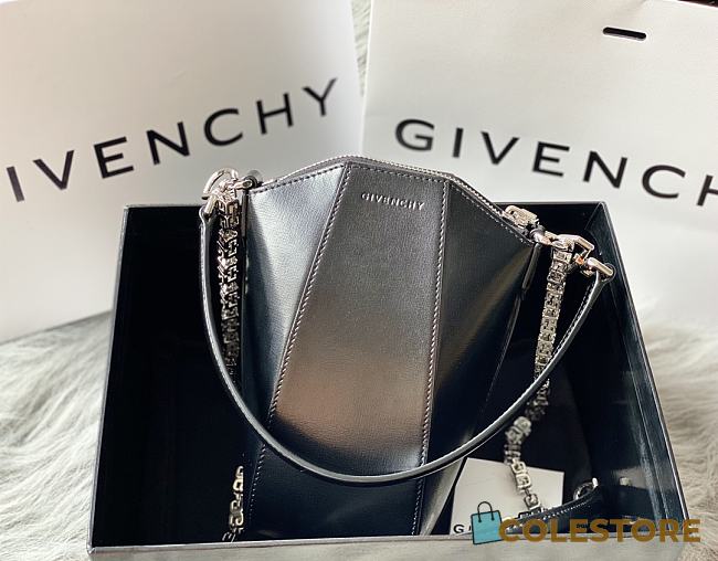 Givenchy Antigona Lock In Black 23813 Size 20x10x8.5cm - 1