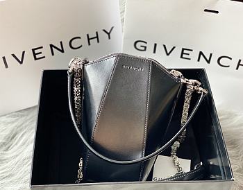 Givenchy Antigona Lock In Black 23813 Size 20x10x8.5cm