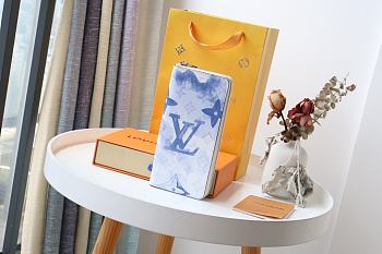 Louis Vuitton Zippy Wallet Monogram Watercolor M80499 Size 10x20x2cm