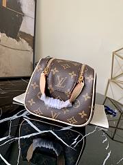 Louis Vuitton Dopp Kit Toilet Pouch Monogram Canvas N40127 Size 26x16x13cm - 5