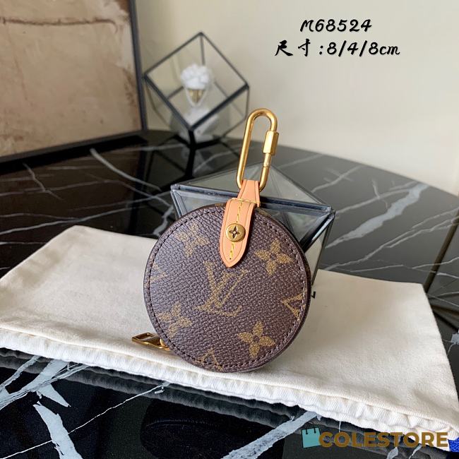 Louis Vuitton Round Coin Purse M69749 Size 8x4x8cm - 1