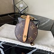 Louis Vuitton Round Coin Purse M69749 Size 8x4x8cm - 4