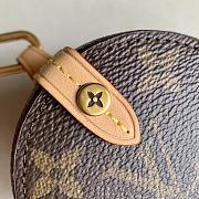 Louis Vuitton Round Coin Purse M69749 Size 8x4x8cm - 2