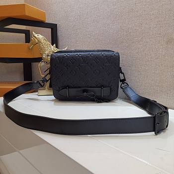 Louis Vuitton Streamer Messenger Monogram M57307 Size 23.5x17x6 cm