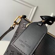 Louis Vuitton V Tote MM Monogram Handbag In Black M44884 Size 36x27x16cm - 2