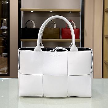 Bottega Veneta Arco Tote Bag In White 44052 Size 36x24x12cm