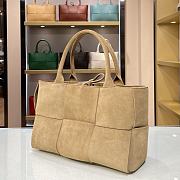 Bottega Veneta Arco Tote Bag In Dark Beige Velvet 44052 Size 36x24x12cm - 2
