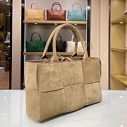 Bottega Veneta Arco Tote Bag In Dark Beige Velvet 44052 Size 36x24x12cm - 3