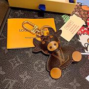 Louis Vuitton Key Ring Lovely Cown - 2