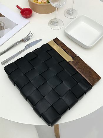 Bottega Veneta Snap Clutch Lambskin 64774 Size 27x5x28cm