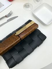 Bottega Veneta Snap Clutch Lambskin 64774 Size 27x5x28cm - 5