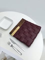 Bottega Veneta Snap Clutch In Wine Lambskin 64774 Size 27x5x28cm - 3