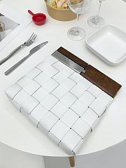 Bottega Veneta Snap Clutch In White Lambskin 64774 Size 27x5x28cm - 4
