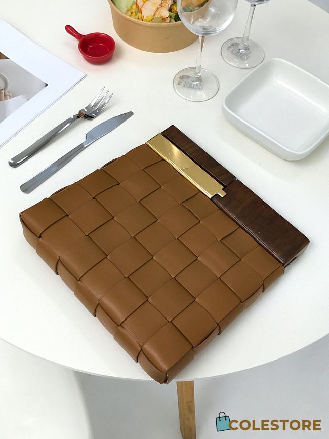 Bottega Veneta Snap Clutch In Brown Lambskin 64774 Size 27x5x28cm - 1