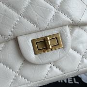 Chanel Mini Reissue Phone Crossbody Bag In White Size 17x13x5.5cm - 3