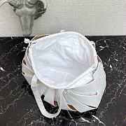 Bottega Veneta The Shell Bag In White 65157 Size 40×12×25cm - 5