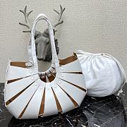 Bottega Veneta The Shell Bag In White 65157 Size 40×12×25cm - 4