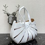 Bottega Veneta The Shell Bag In White 65157 Size 40×12×25cm - 6