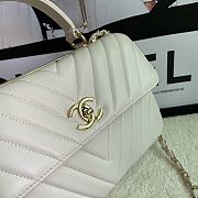 Chanel Chervon Trendy CC Top Handle Bag In White Size 25x12x17cm - 5