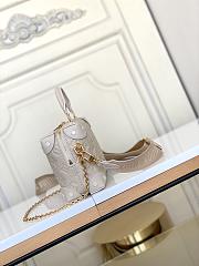 Louis Vuitton Petite Malle Souple In White M45393 Size 20x14x7.5cm - 4